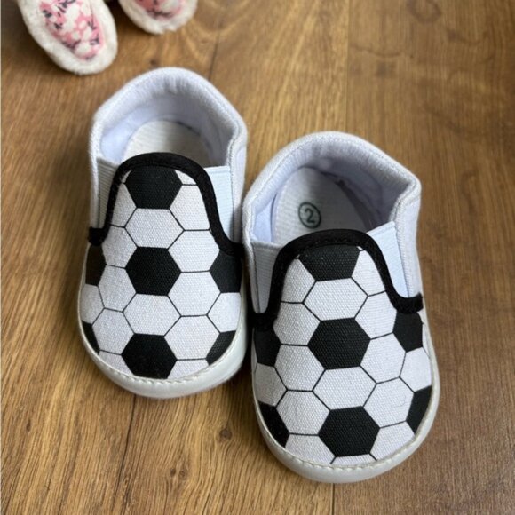⚽️Soccer Pattern Kids Slip-On Shoes - Black and White - Picture 1 of 5